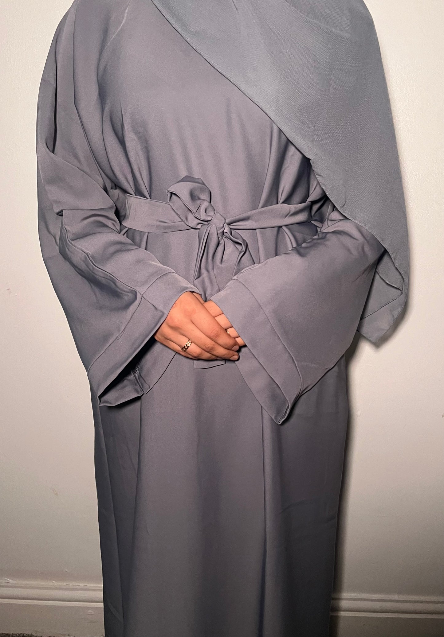 Leila Plain Abaya -with Pockets   3-Piece Set