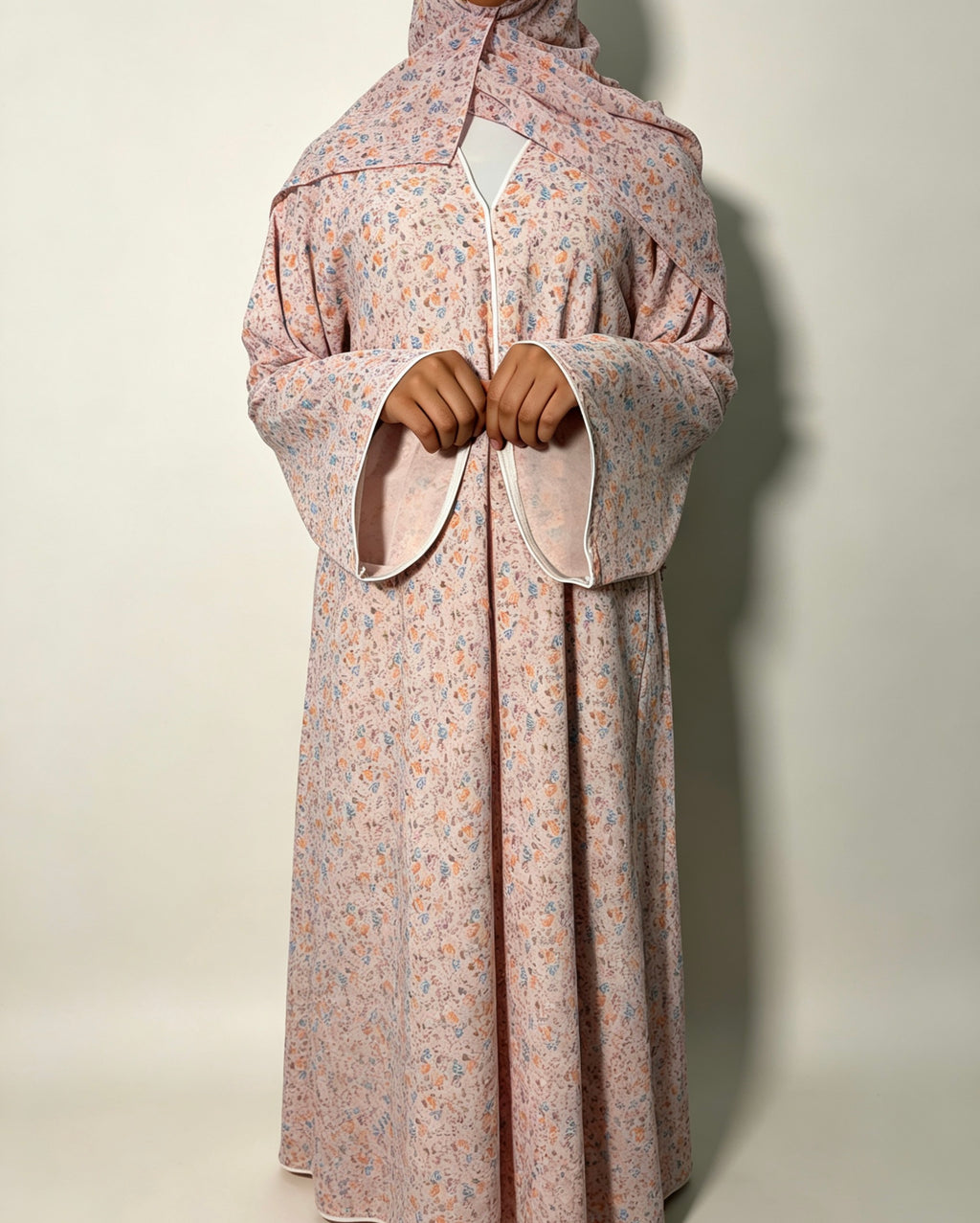 Aliyah Abaya