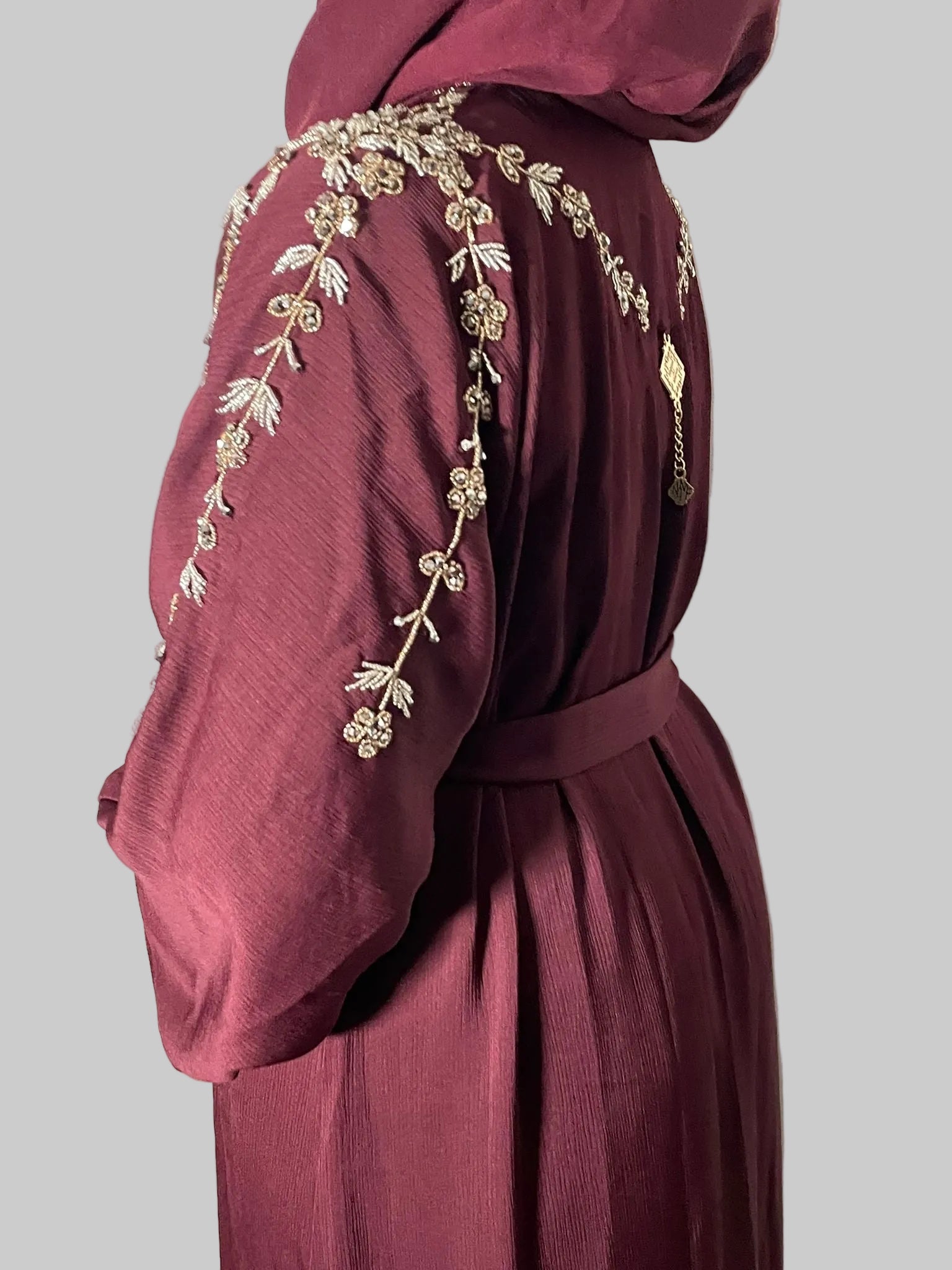 Rida Abaya with Intricate Gold & Silver Embellishments Elegant Design for Any Occasion Black Abaya with Floral Emblishment