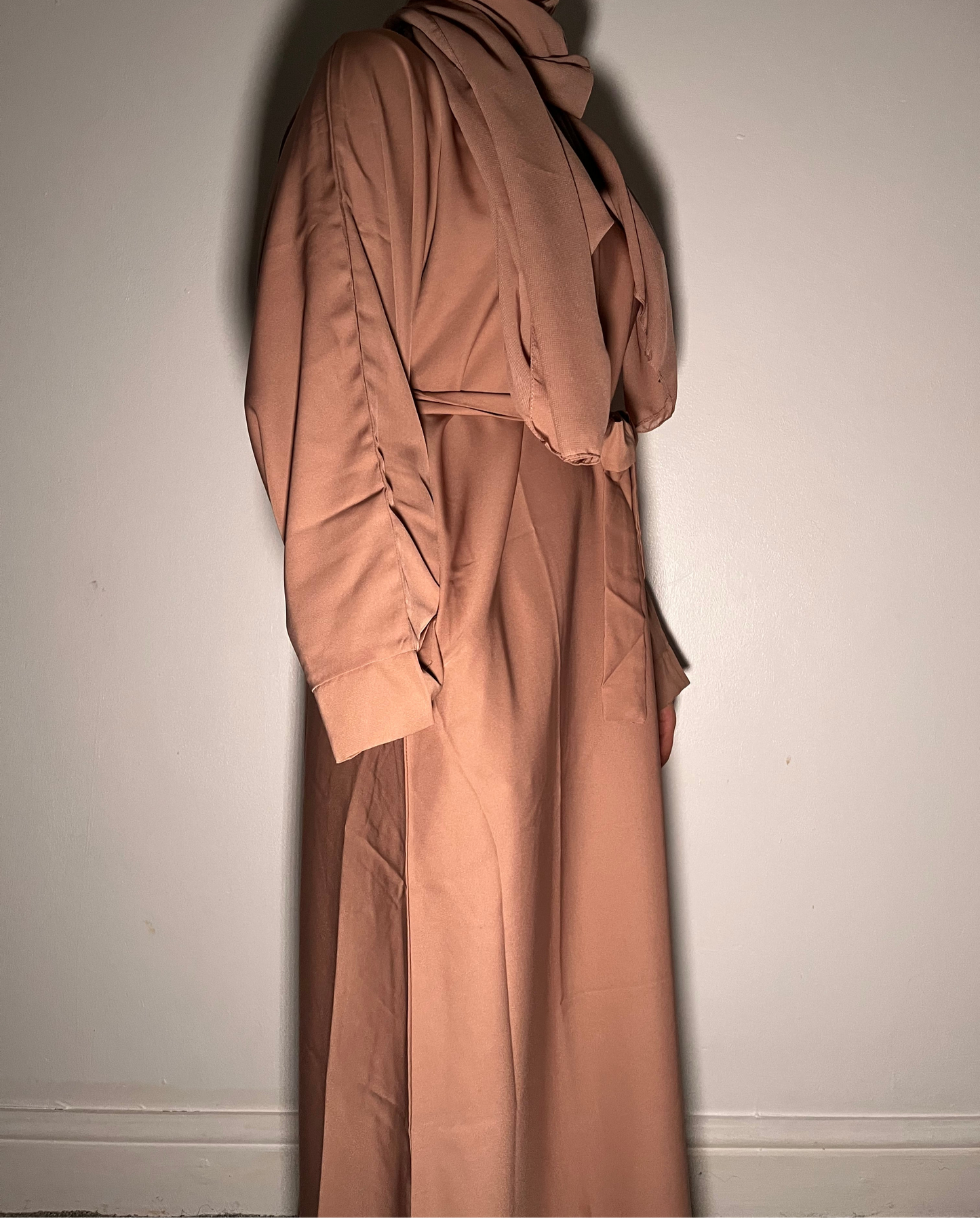 Leila Plain Abaya -with Pockets   3-Piece Set