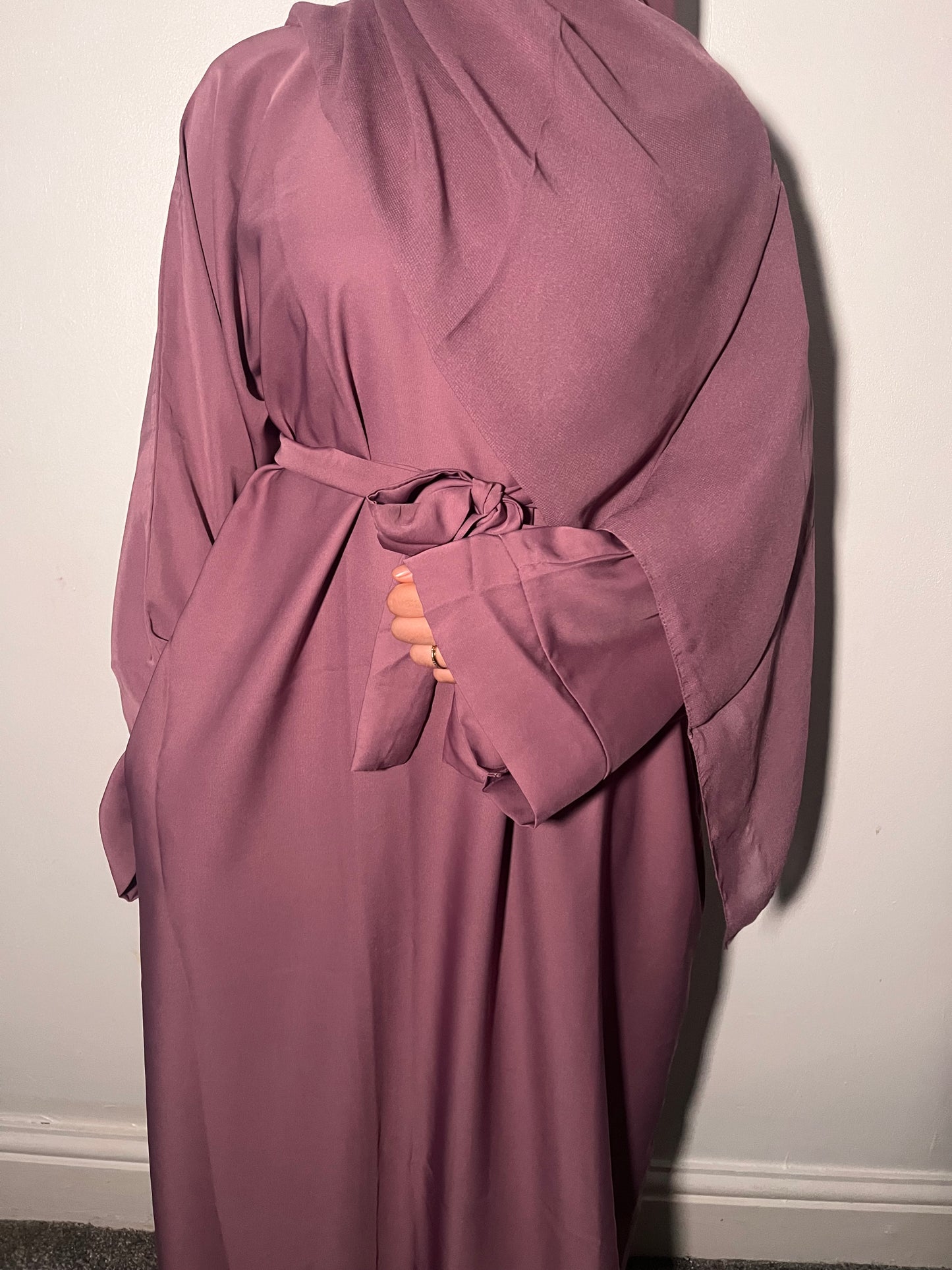 Leila Plain Abaya -with Pockets   3-Piece Set