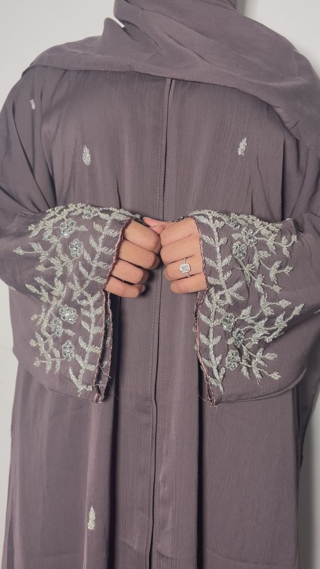 Inara Abaya