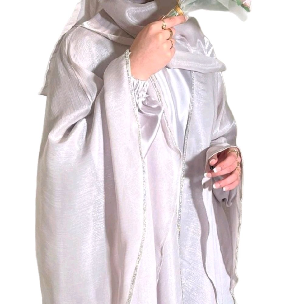 Noor Abaya